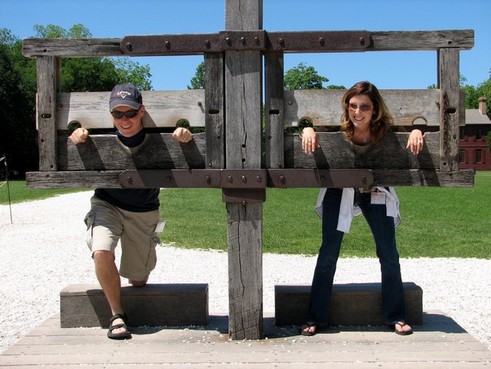 Chris and Cate in trouble real-people-dont-diet-stocks